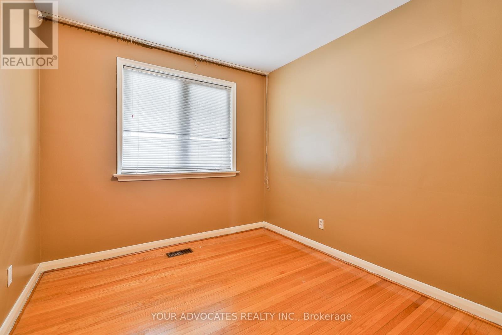 Photo 30 of 35 Beckett Avenue, Toronto ON