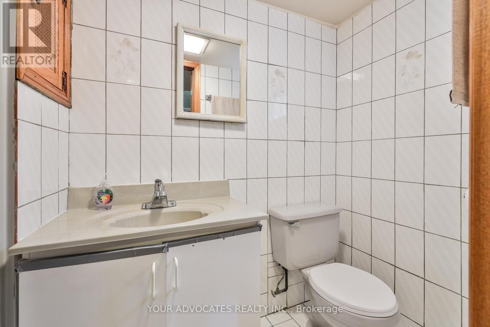 Photo 33 of 35 Beckett Avenue, Toronto ON