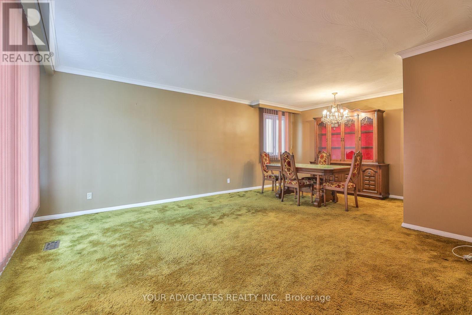 Photo 4 of 35 Beckett Avenue, Toronto ON
