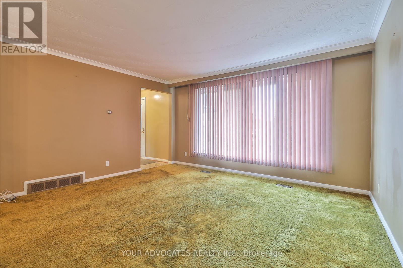 Photo 5 of 35 Beckett Avenue, Toronto ON