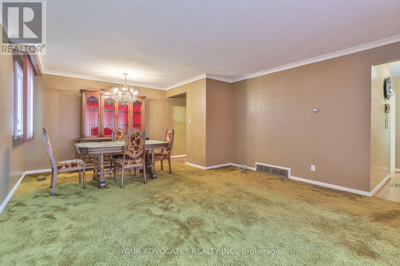 Photo 6 of 35 Beckett Avenue, Toronto ON