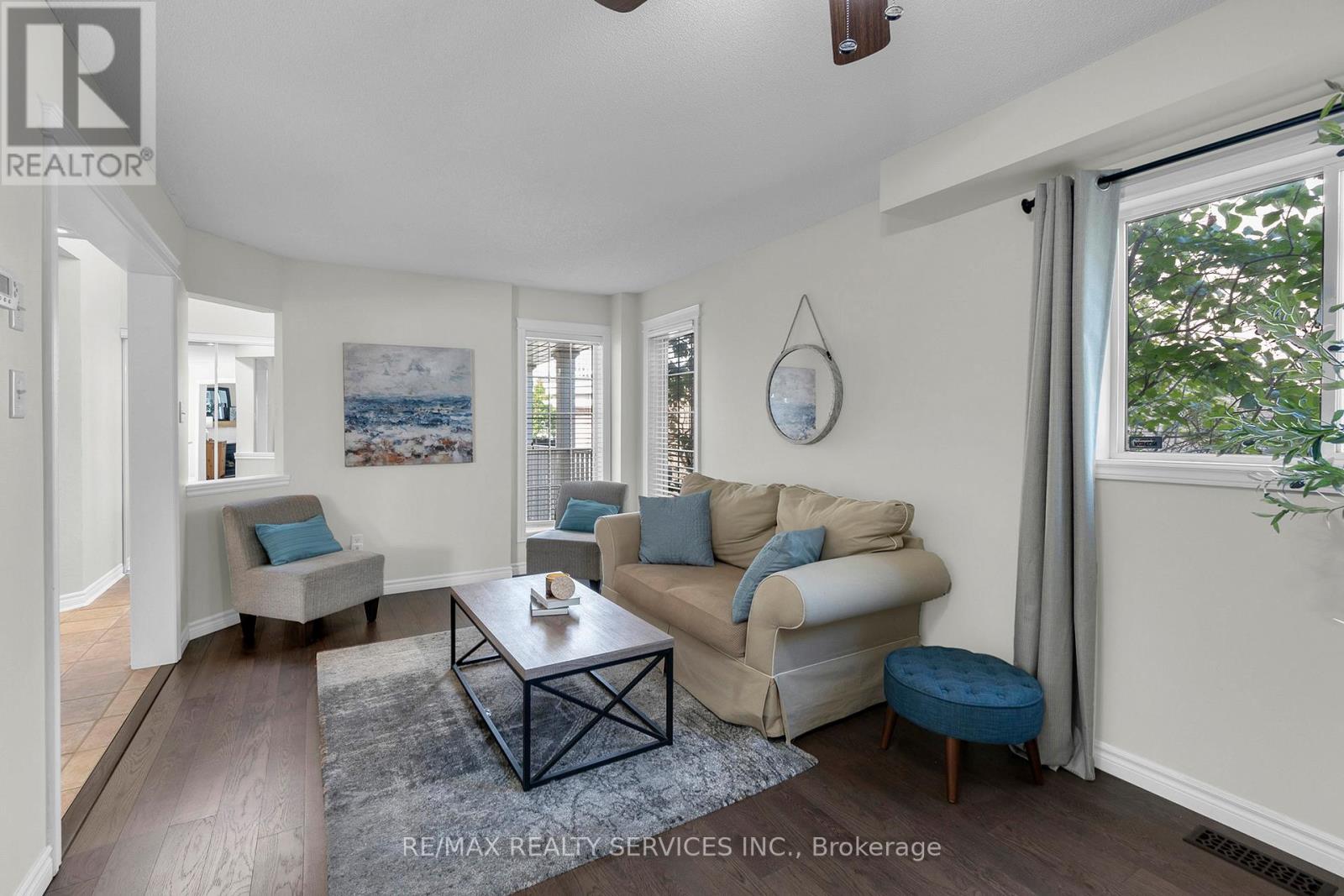 Photo 10 of 130 Porchlight Road, Brampton ON