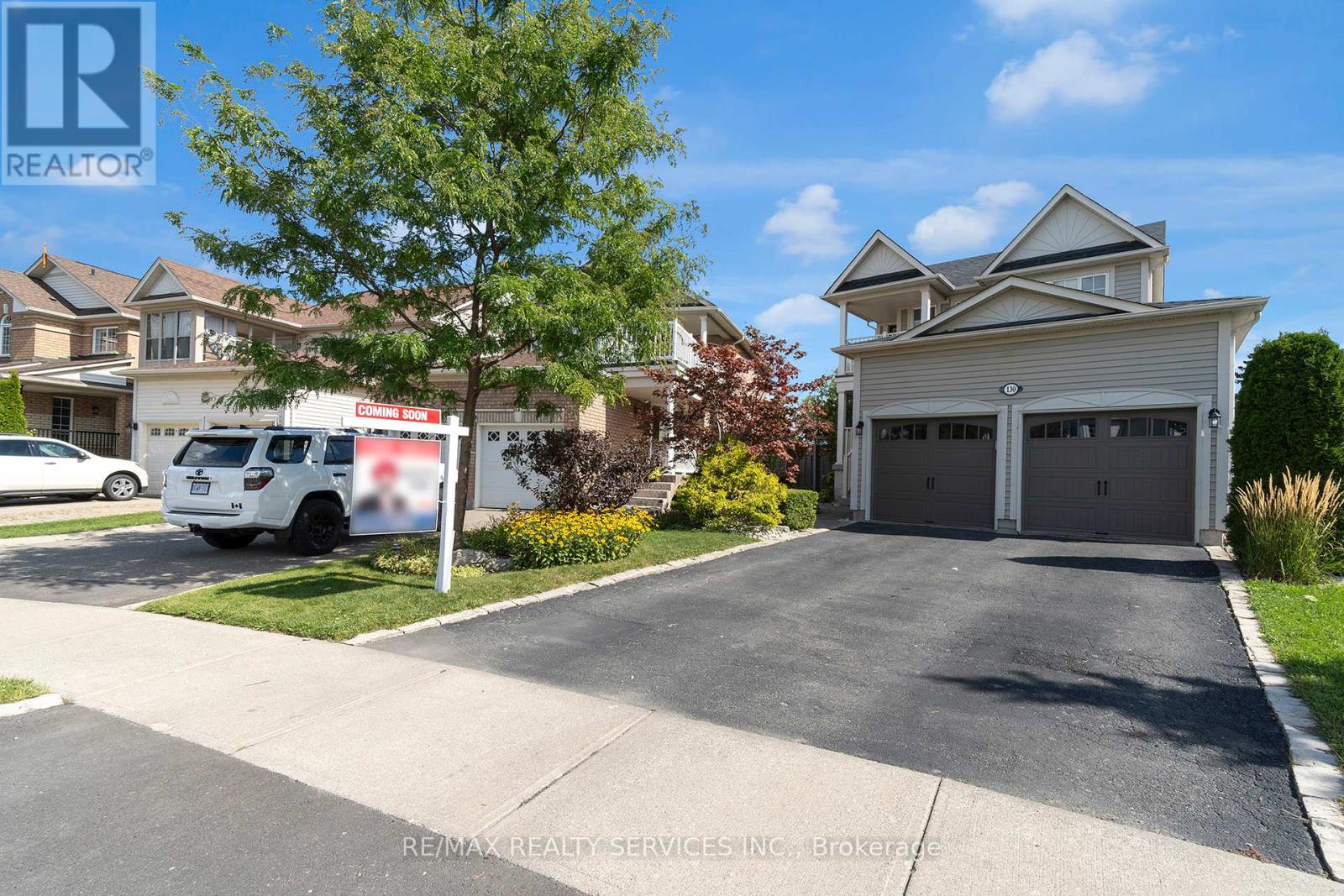 Photo 3 of 130 Porchlight Road, Brampton ON