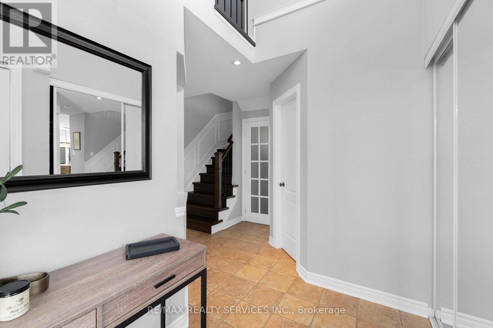 Photo 7 of 130 Porchlight Road, Brampton ON