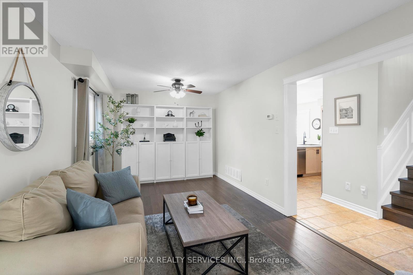 Photo 9 of 130 Porchlight Road, Brampton ON