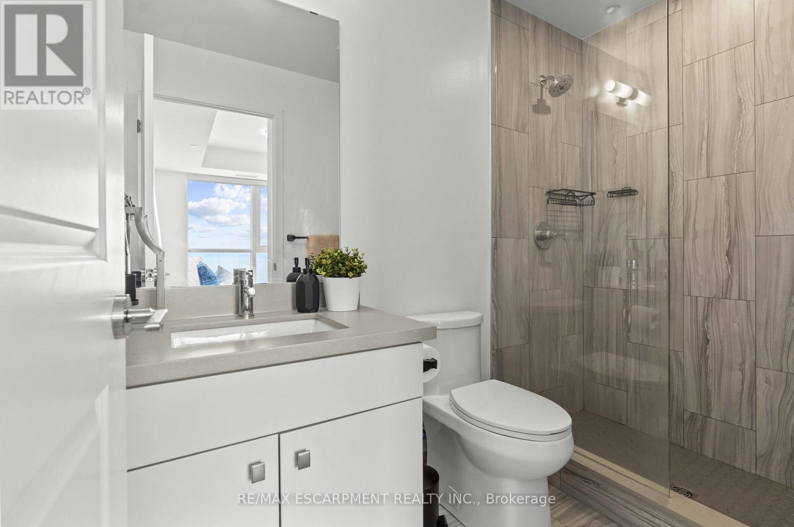 Photo 14 of 1604 2007 James Street, Burlington ON