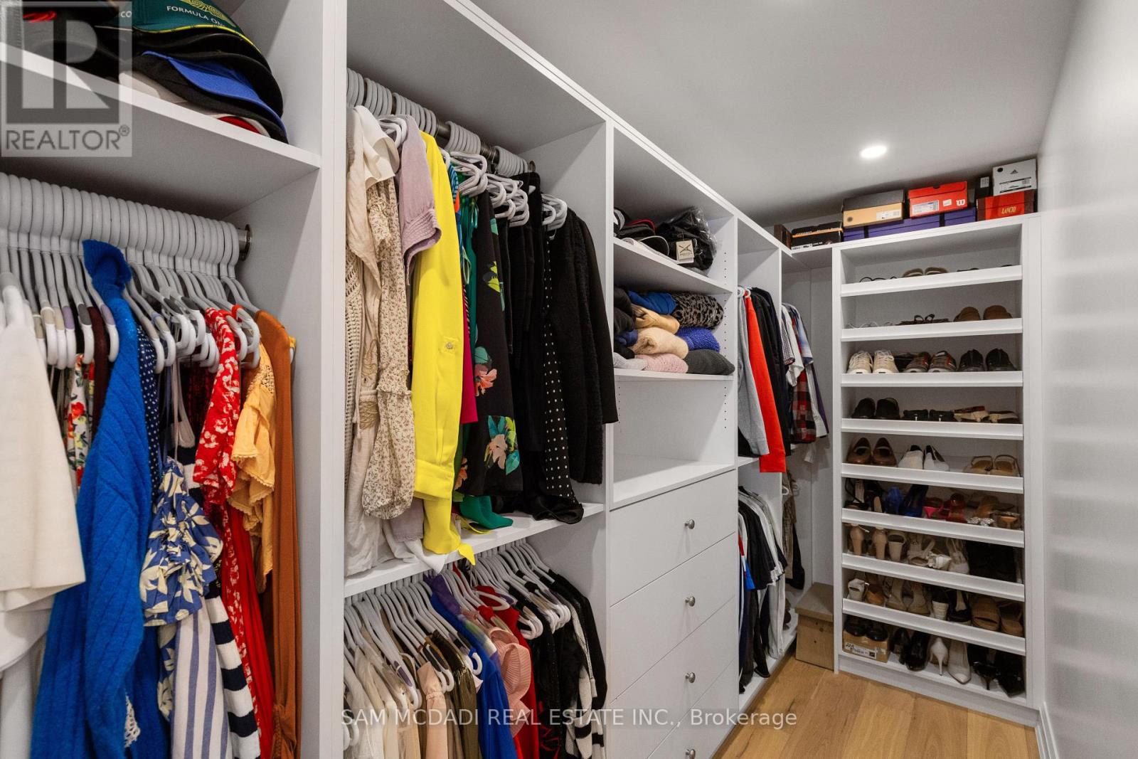Photo 22 of 4 Iroquois Avenue, Mississauga ON
