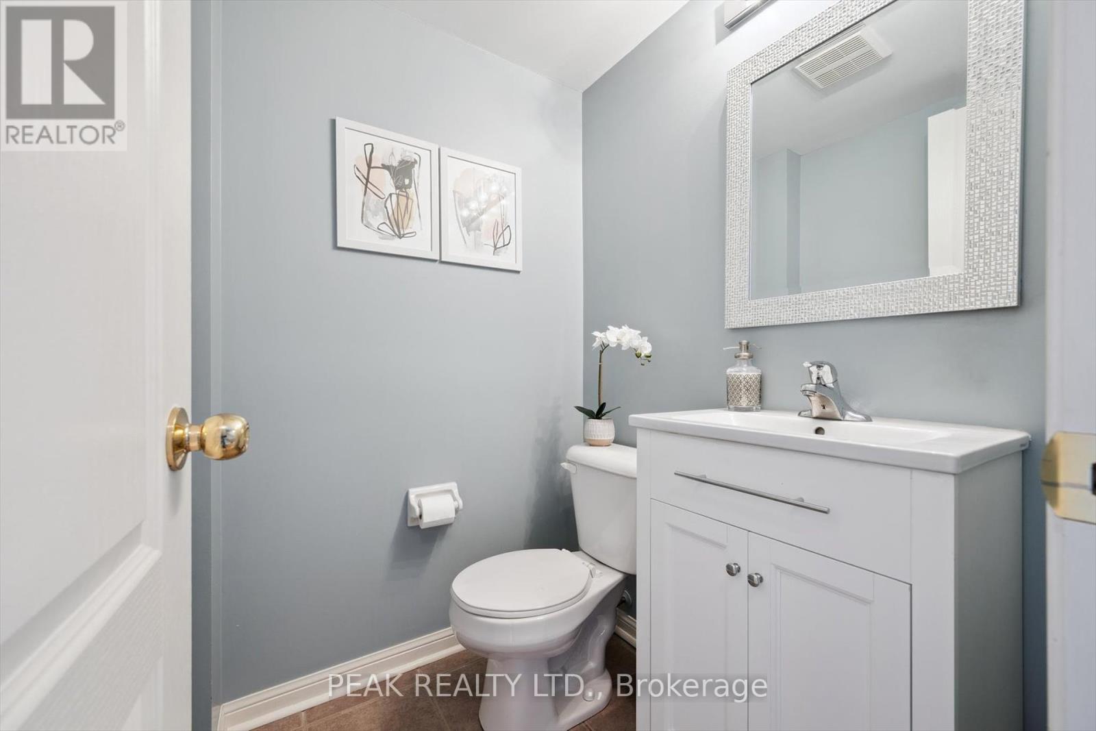 Photo 12 of 26 3030 Breakwater Court, Mississauga ON