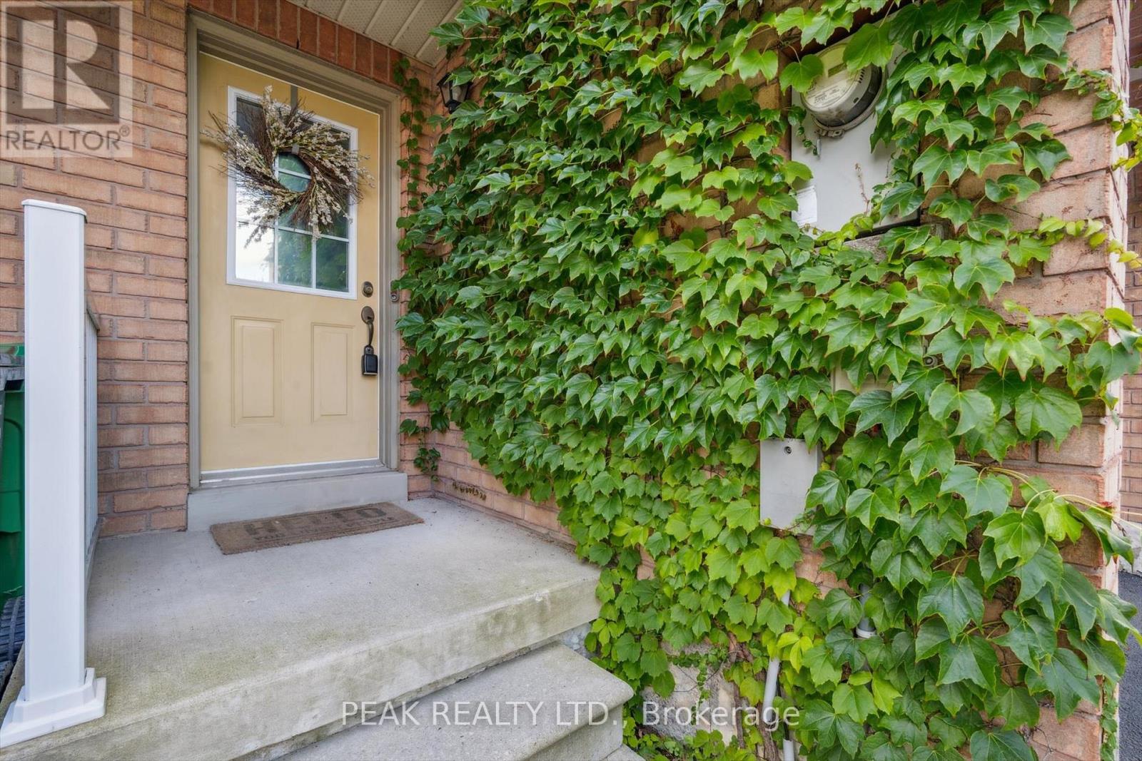 Photo 3 of 26 3030 Breakwater Court, Mississauga ON