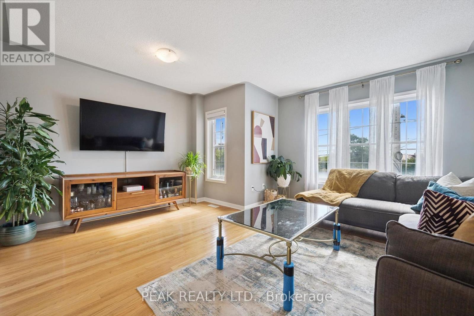 Photo 5 of 26 3030 Breakwater Court, Mississauga ON