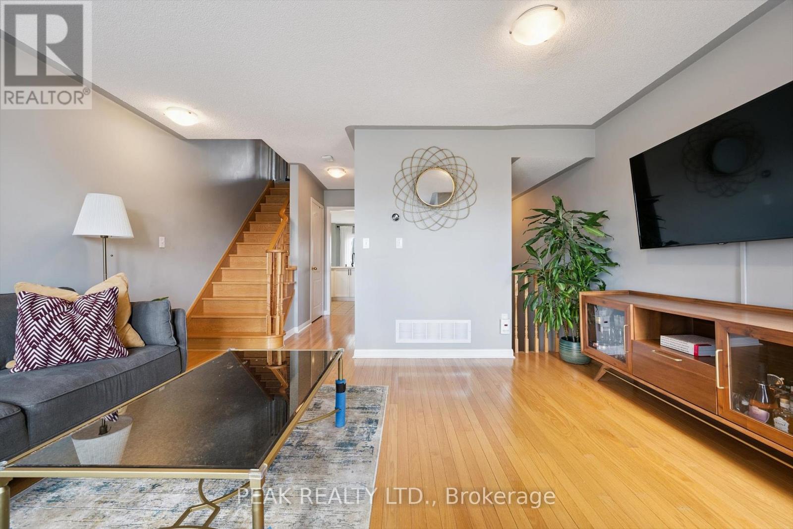 Photo 7 of 26 3030 Breakwater Court, Mississauga ON