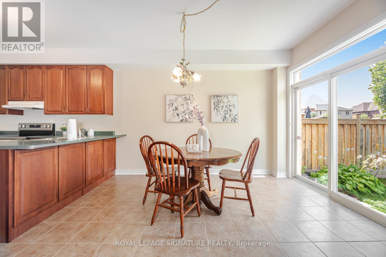 Photo 18 of 16 Aria Lane, Brampton ON