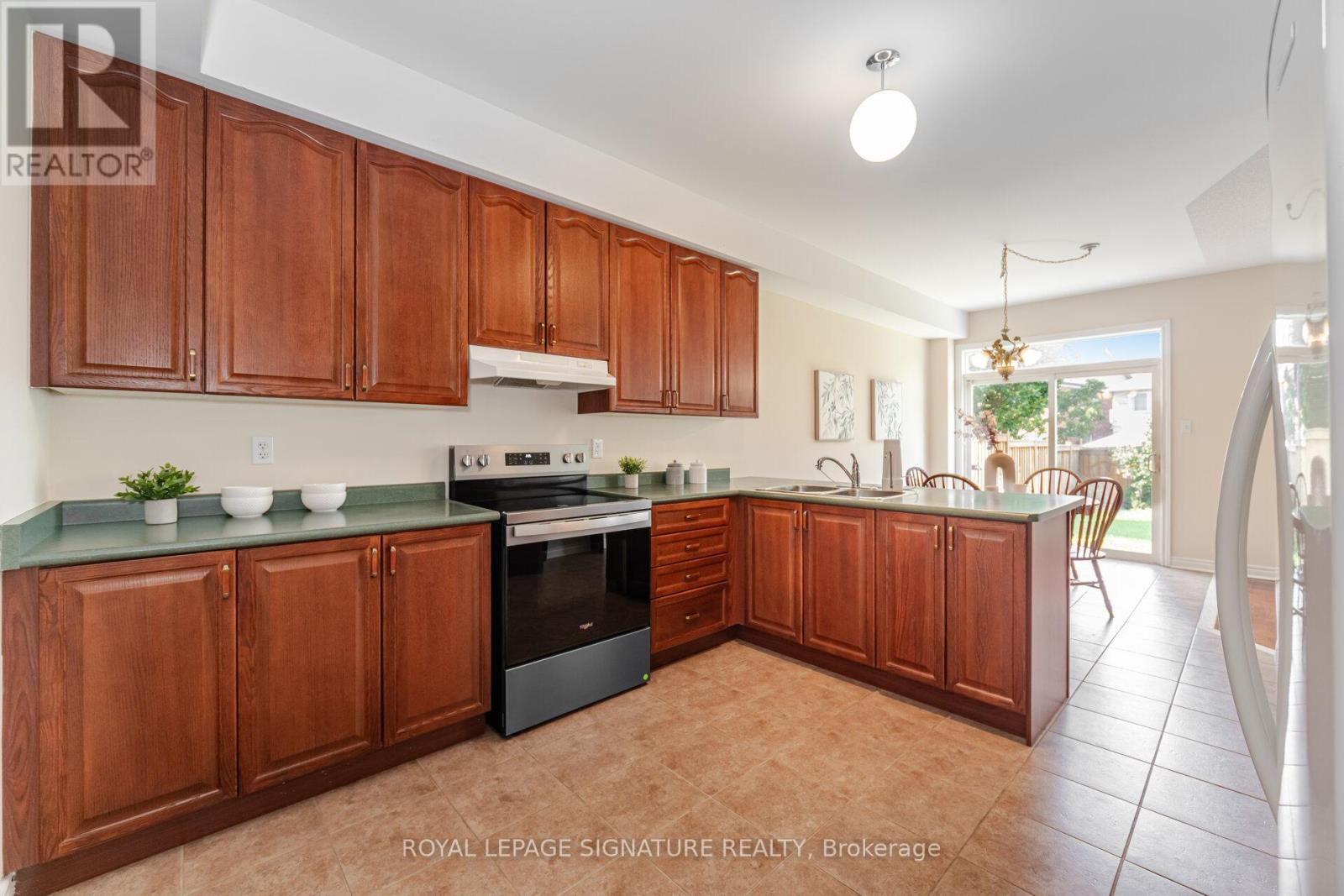 Photo 20 of 16 Aria Lane, Brampton ON