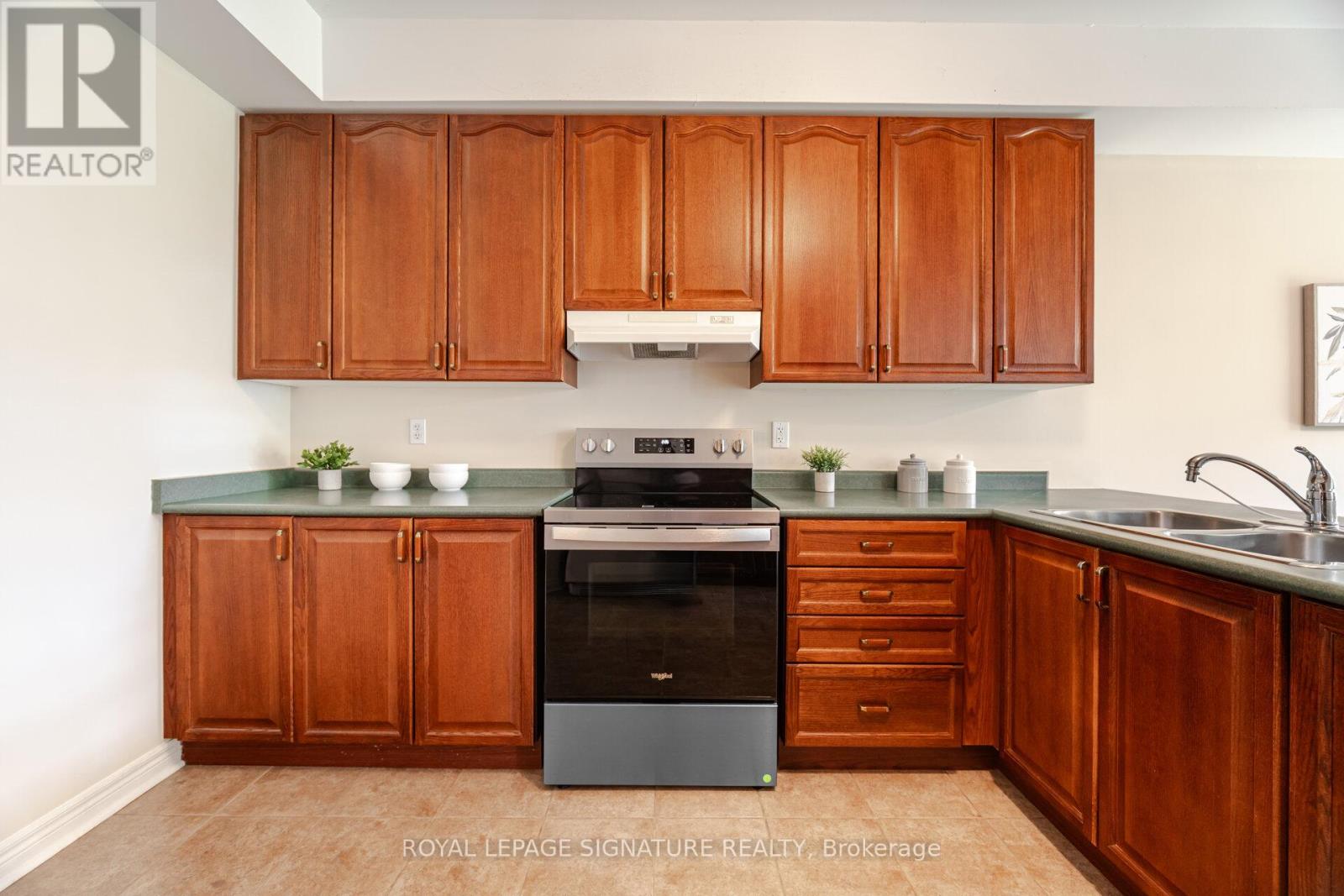 Photo 22 of 16 Aria Lane, Brampton ON