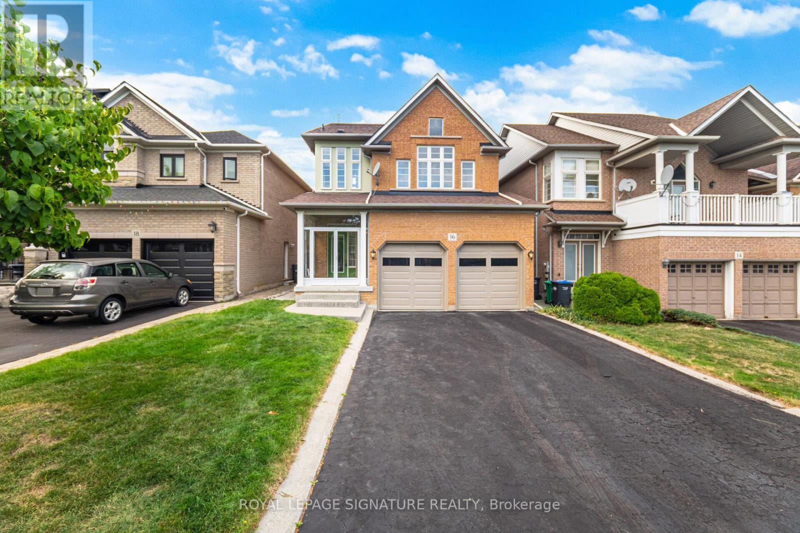 Photo 3 of 16 Aria Lane, Brampton ON