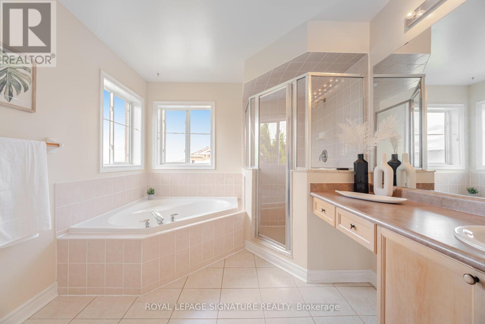 Photo 30 of 16 Aria Lane, Brampton ON