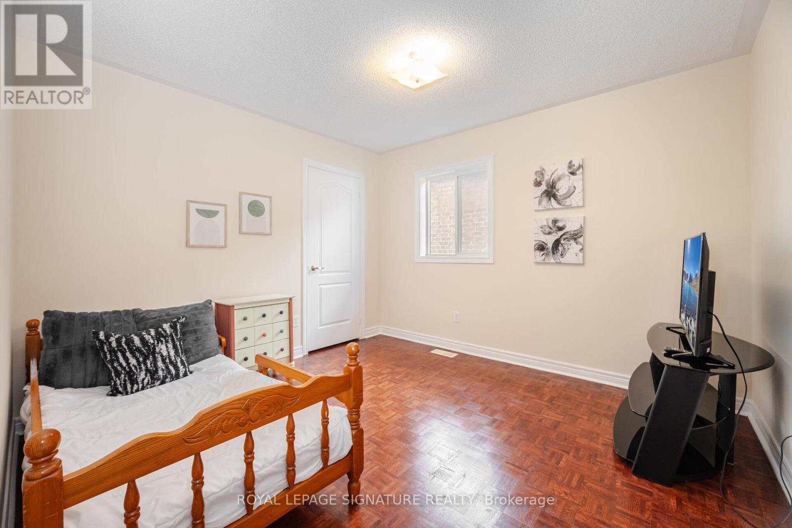 Photo 36 of 16 Aria Lane, Brampton ON