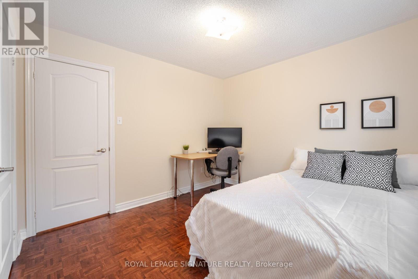 Photo 39 of 16 Aria Lane, Brampton ON