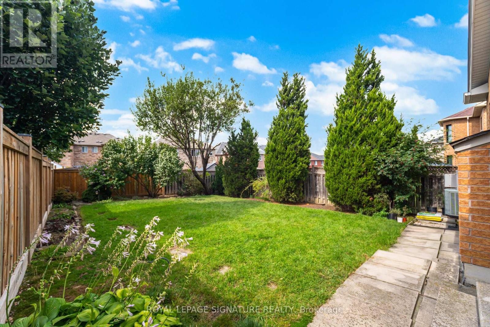 Photo 43 of 16 Aria Lane, Brampton ON
