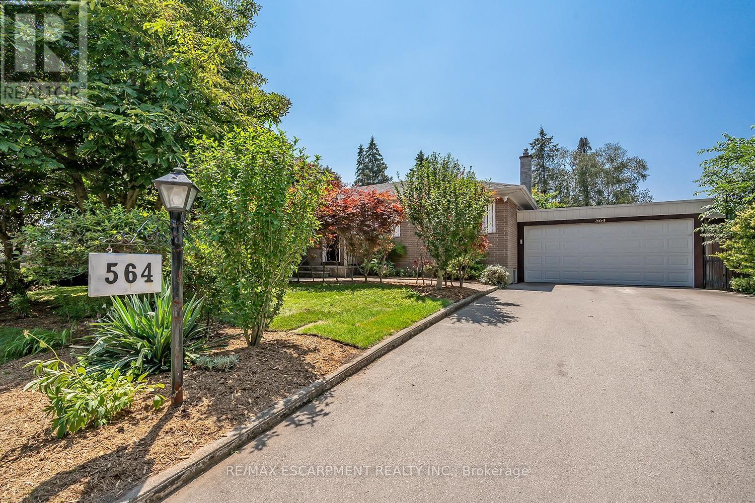 Photo 1 of 564 Maplehill Drive, Burlington ON