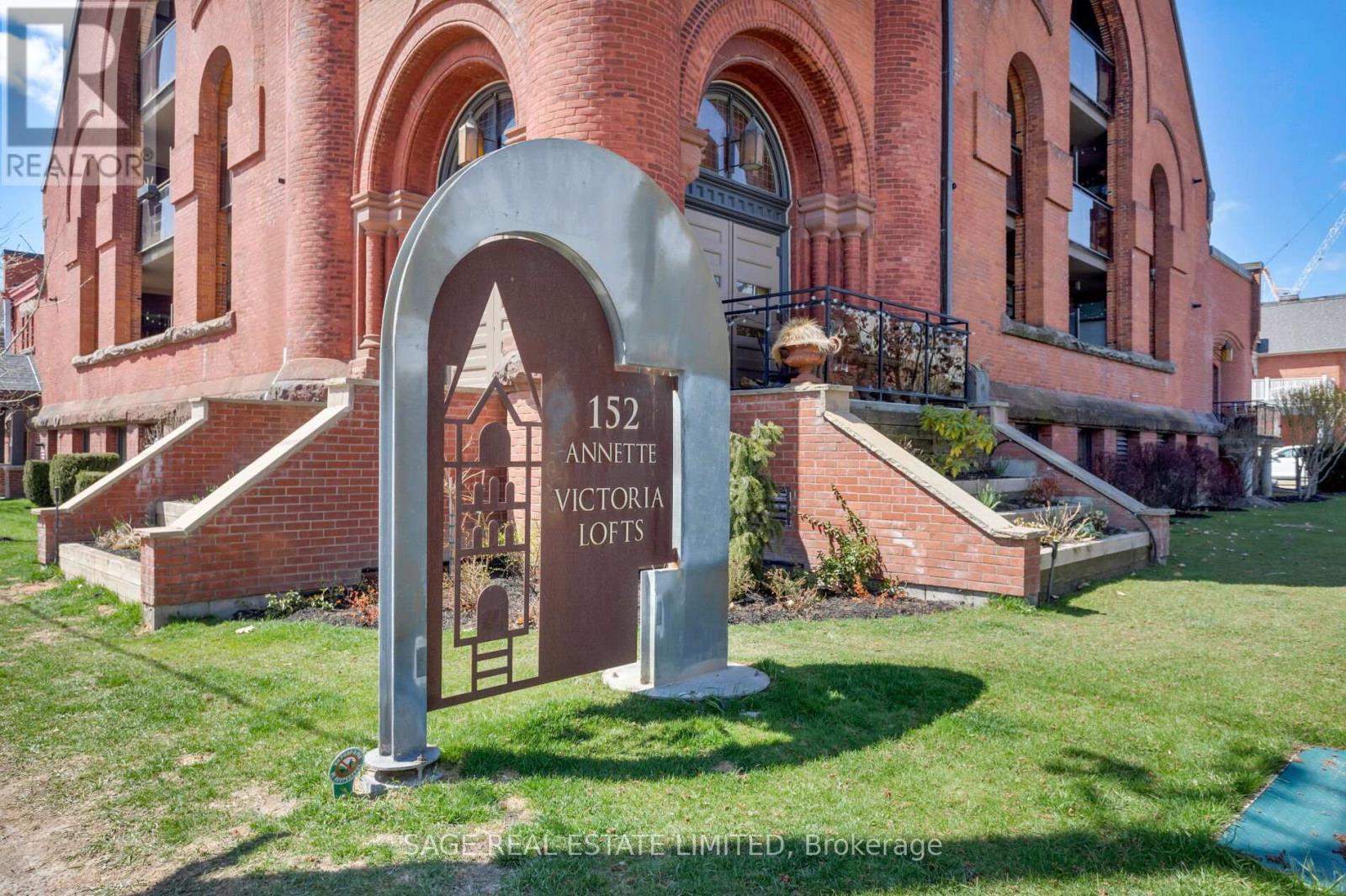 Photo 1 of 103 152 Annette Street, Toronto ON