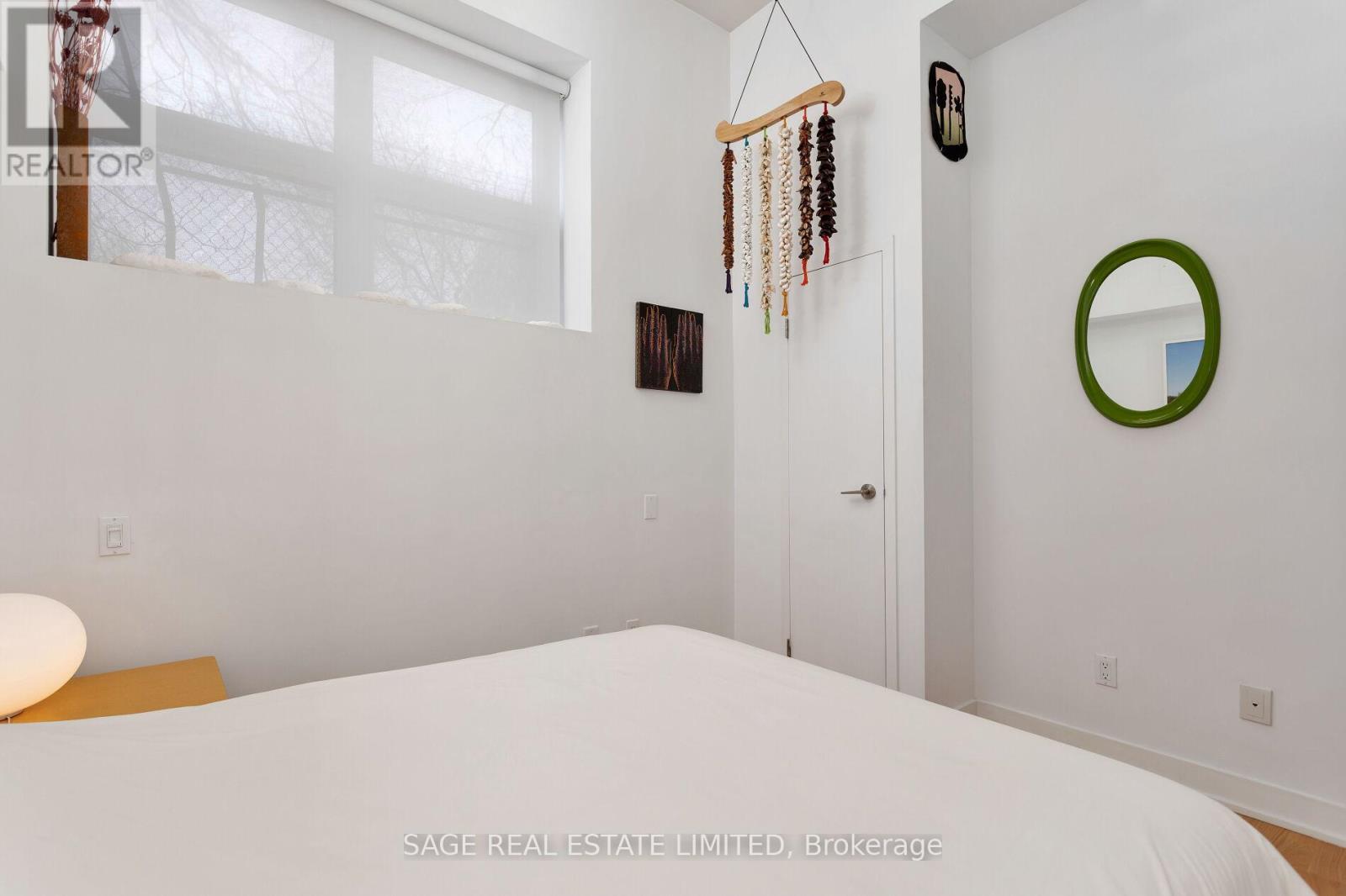 Photo 15 of 103 152 Annette Street, Toronto ON