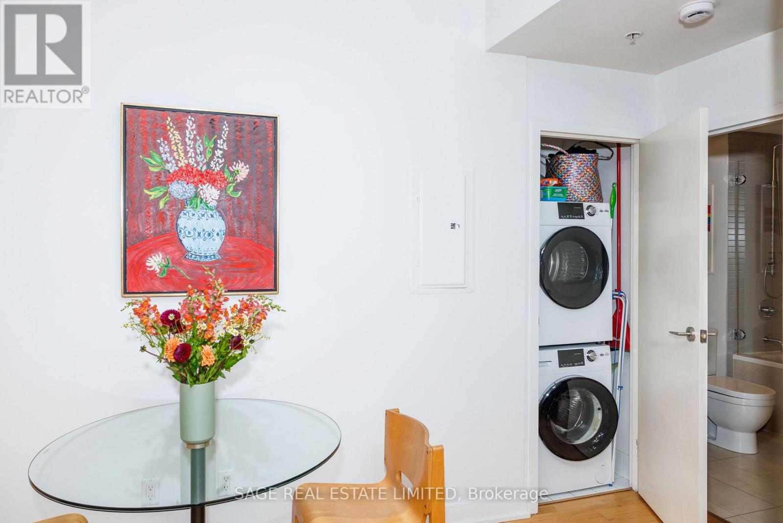 Photo 19 of 103 152 Annette Street, Toronto ON
