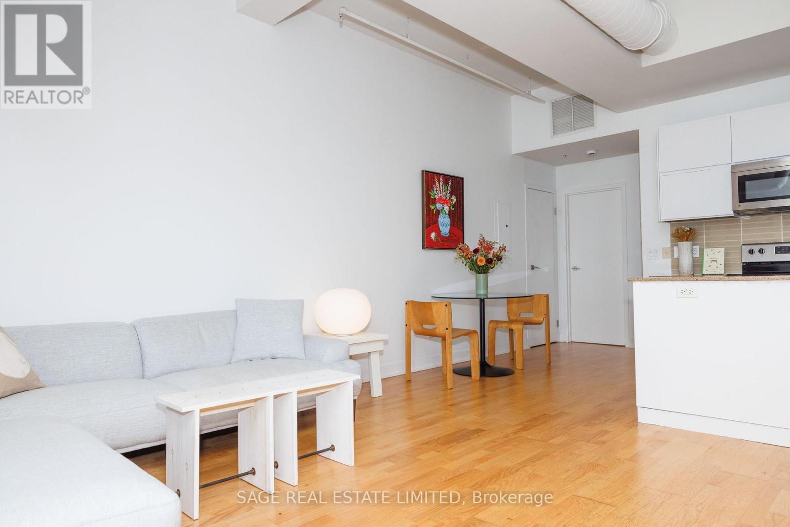 Photo 22 of 103 152 Annette Street, Toronto ON