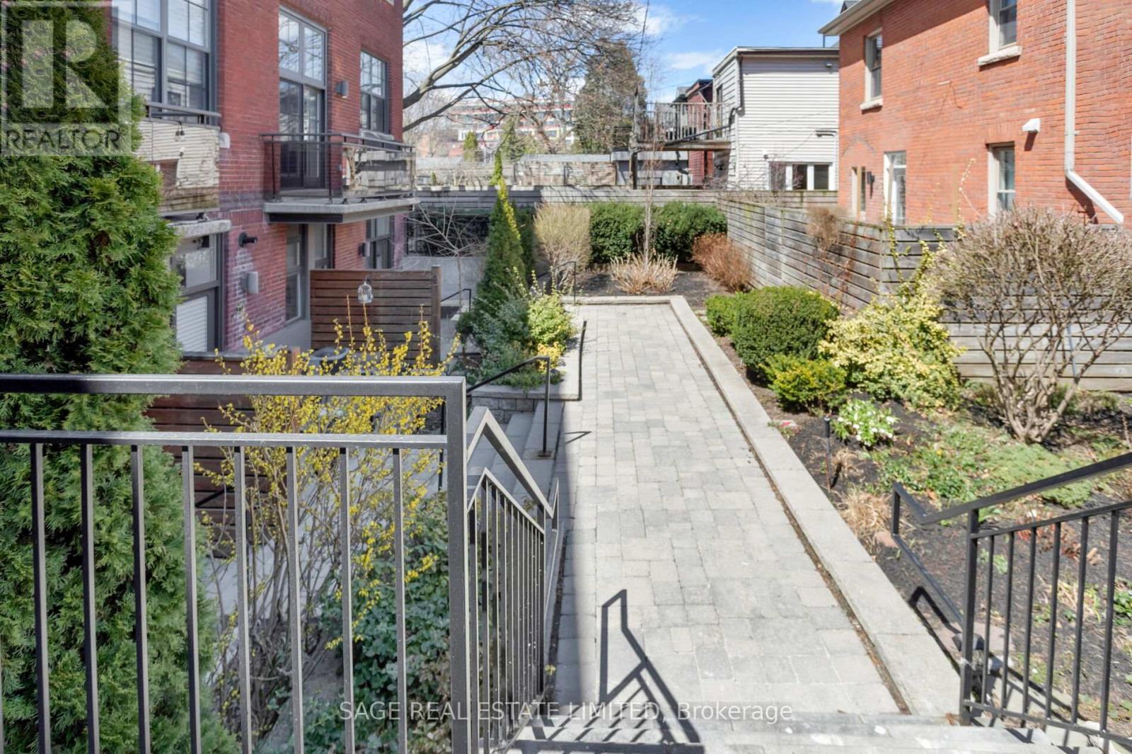Photo 28 of 103 152 Annette Street, Toronto ON