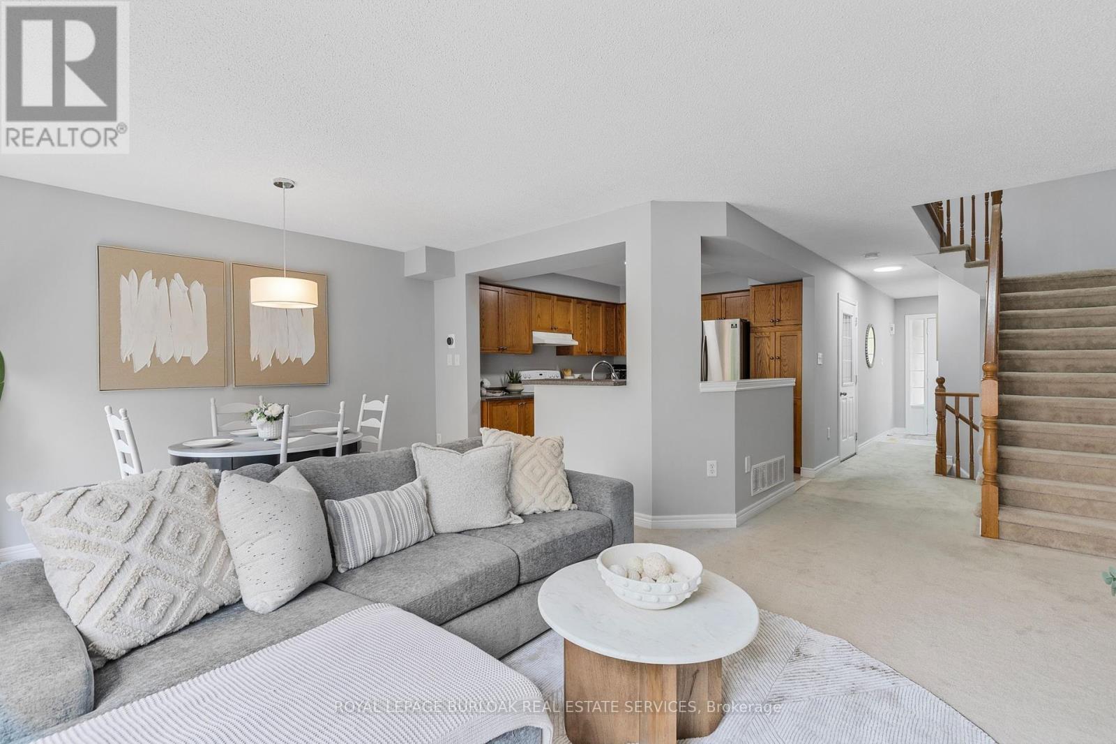 Photo 14 of 32 130 Robert Street, Milton ON