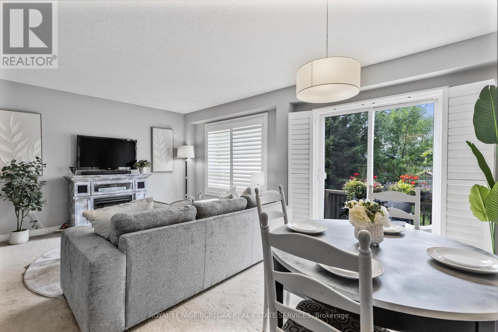 Photo 15 of 32 130 Robert Street, Milton ON