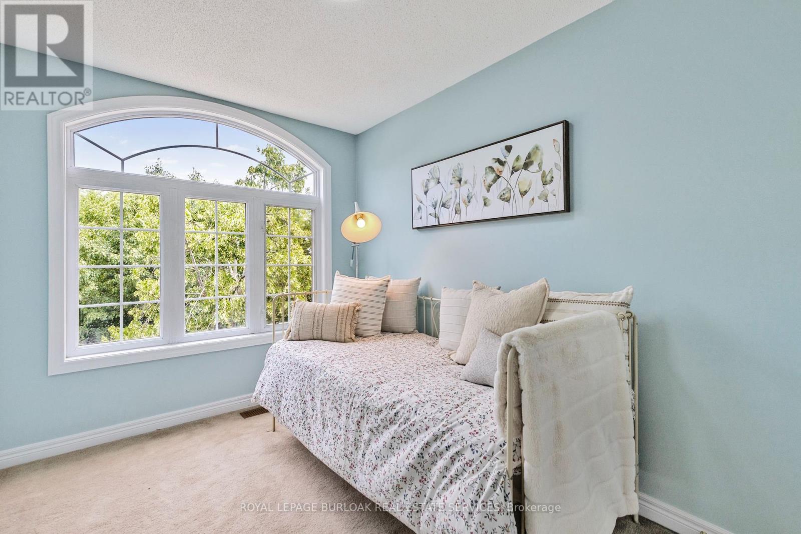 Photo 22 of 32 130 Robert Street, Milton ON