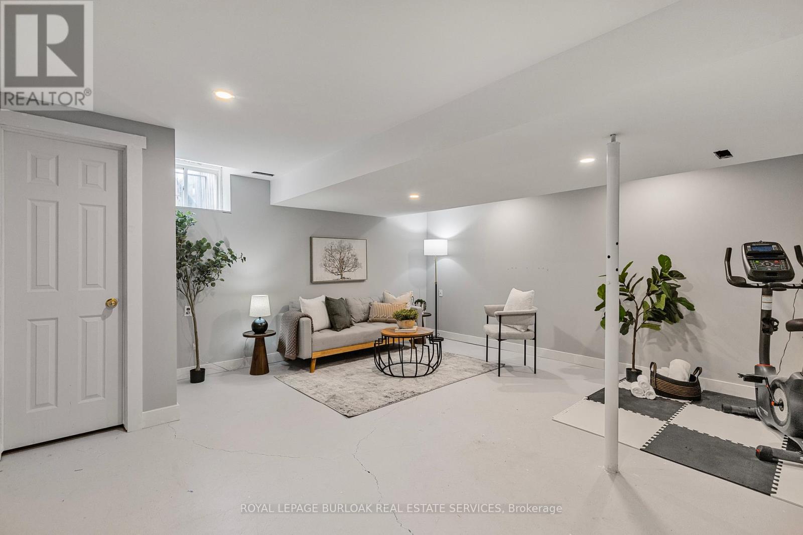 Photo 26 of 32 130 Robert Street, Milton ON