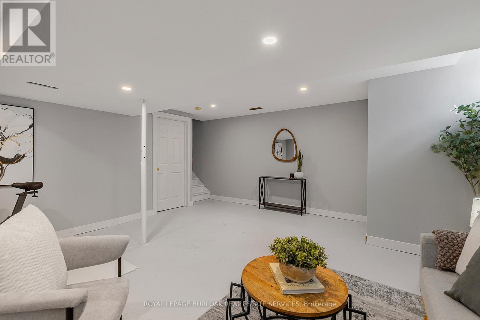 Photo 27 of 32 130 Robert Street, Milton ON