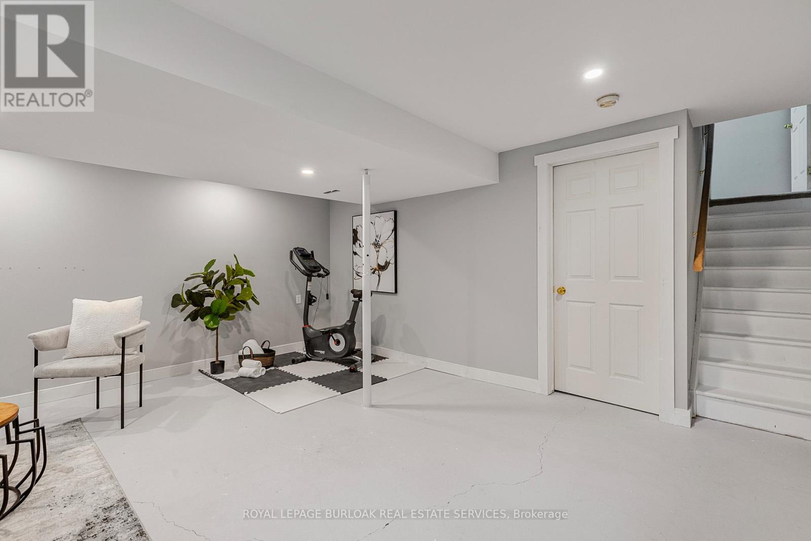 Photo 28 of 32 130 Robert Street, Milton ON