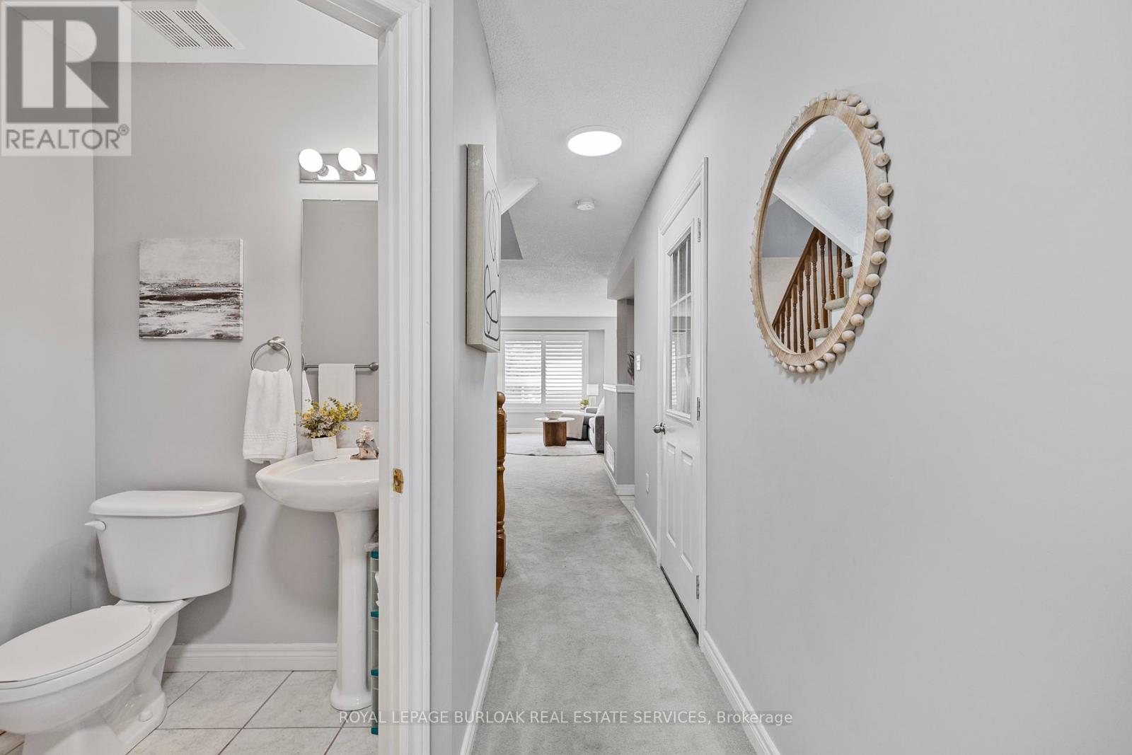 Photo 5 of 32 130 Robert Street, Milton ON