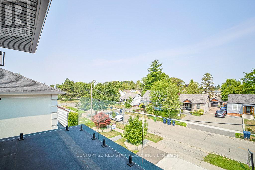 Photo 32 of 1 Frankwood Road, Toronto ON