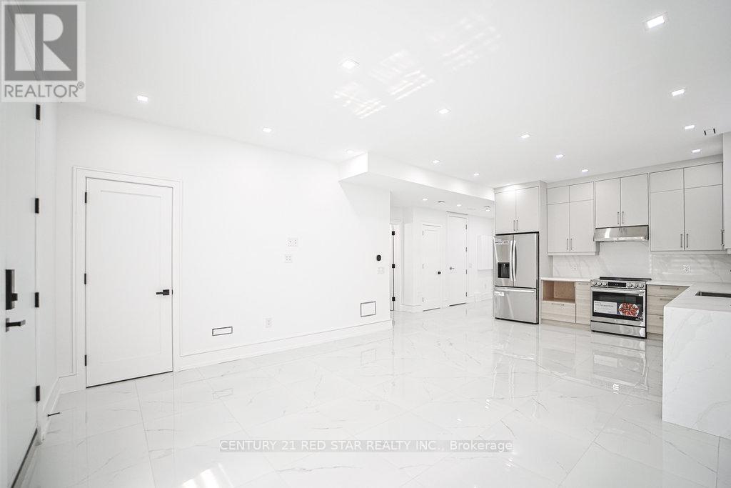 Photo 33 of 1 Frankwood Road, Toronto ON