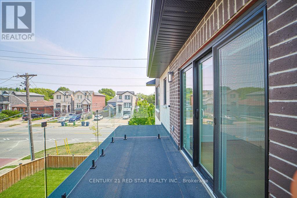 Photo 34 of 1 Frankwood Road, Toronto ON