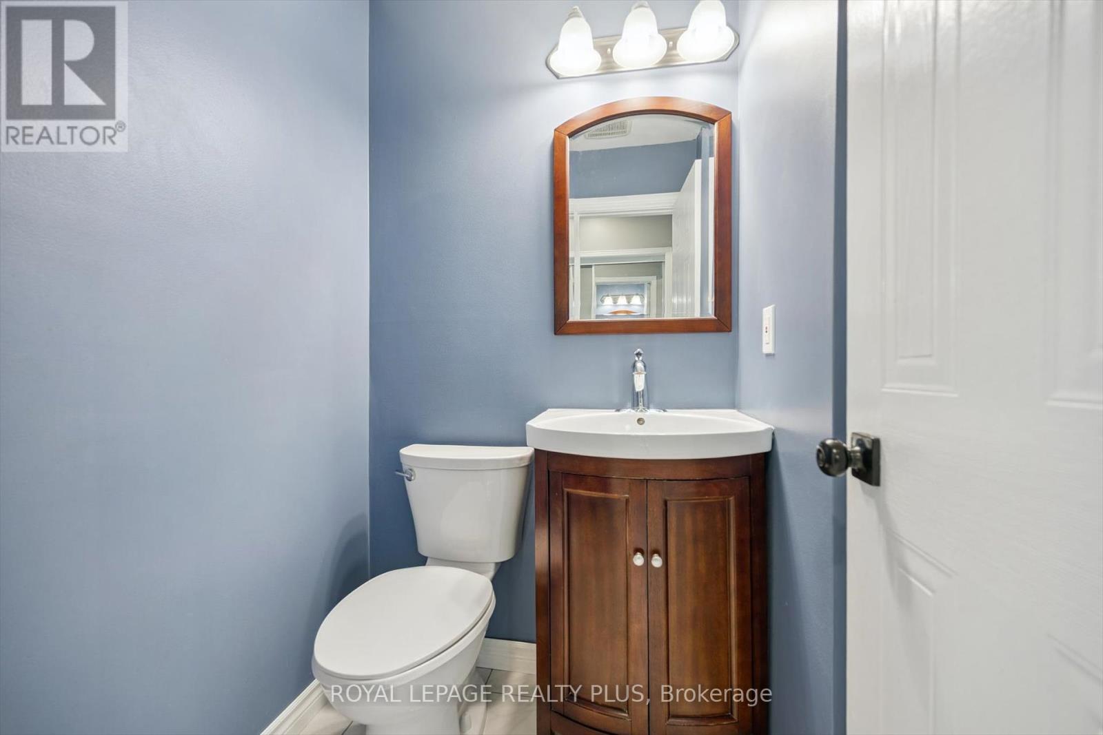 Photo 18 of 4543 Gullfoot Circle, Mississauga ON