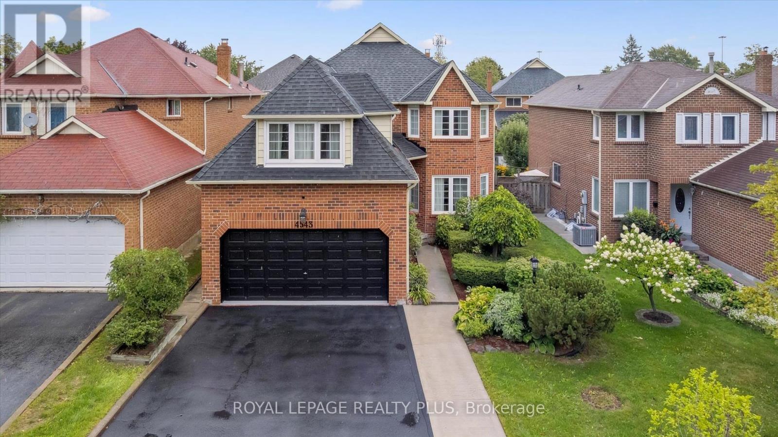 Photo 42 of 4543 Gullfoot Circle, Mississauga ON