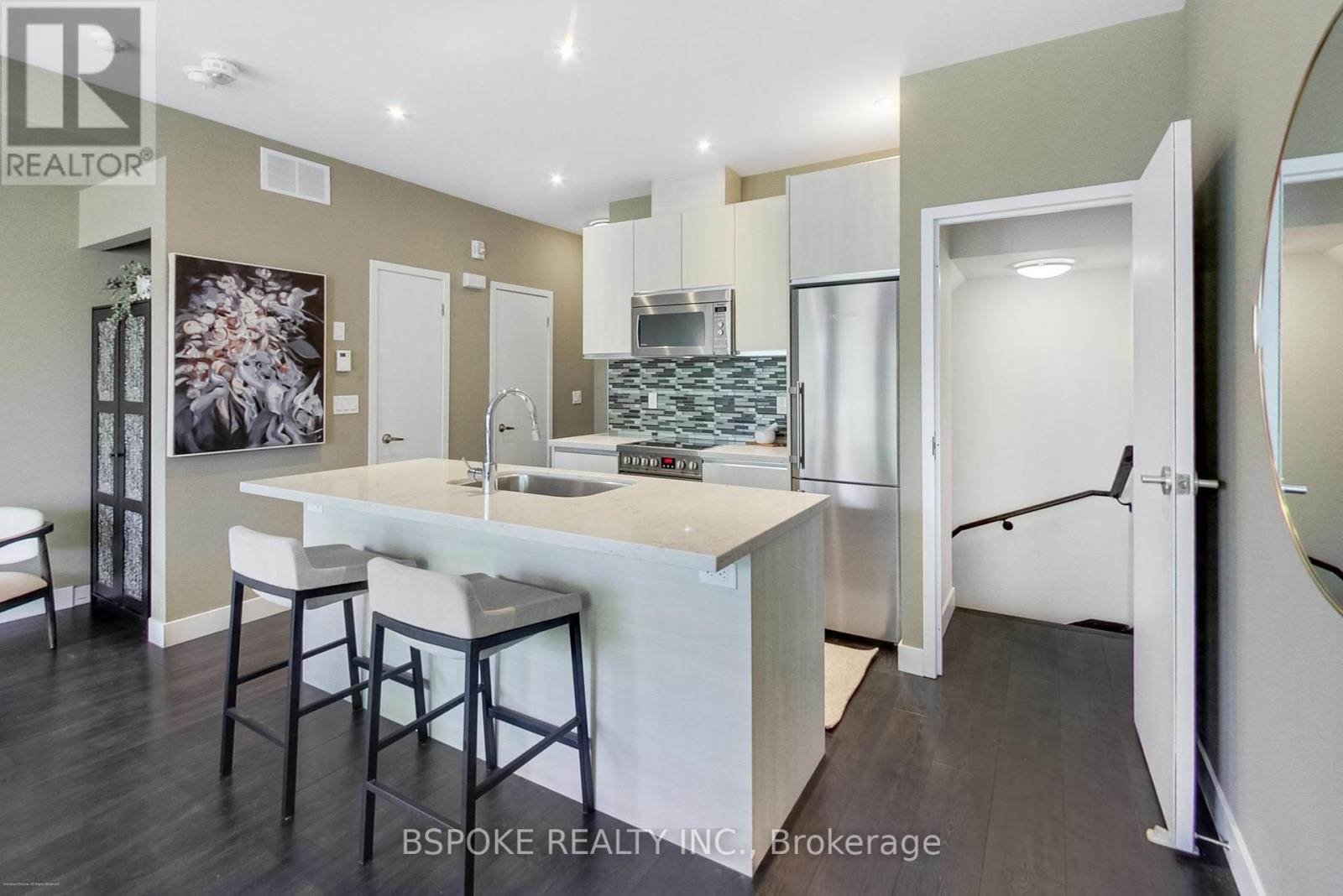 Photo 4 of 210 441 Jane Street, Toronto ON