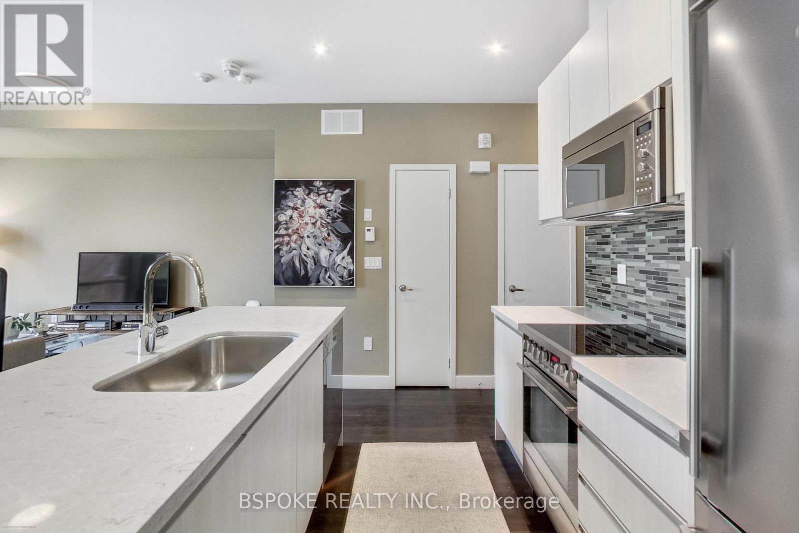 Photo 5 of 210 441 Jane Street, Toronto ON