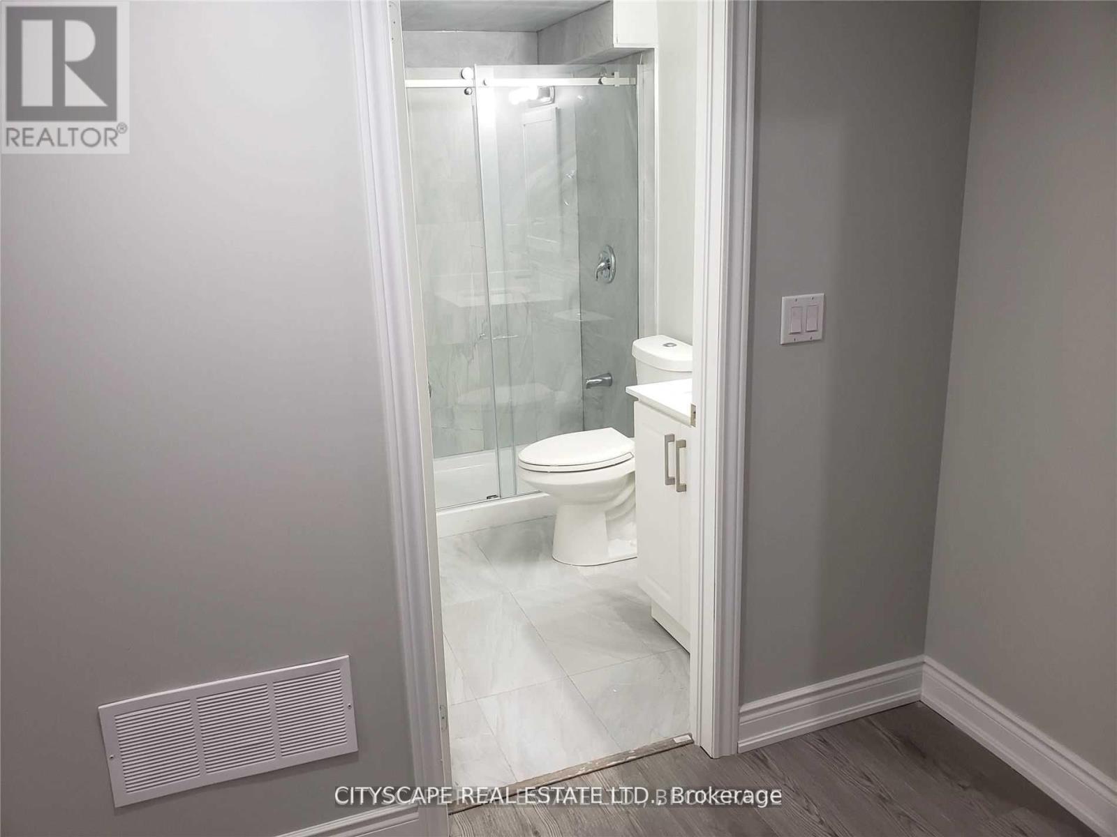 Photo 11 of Bsmt 4375 Trail Blazer Way, Mississauga ON