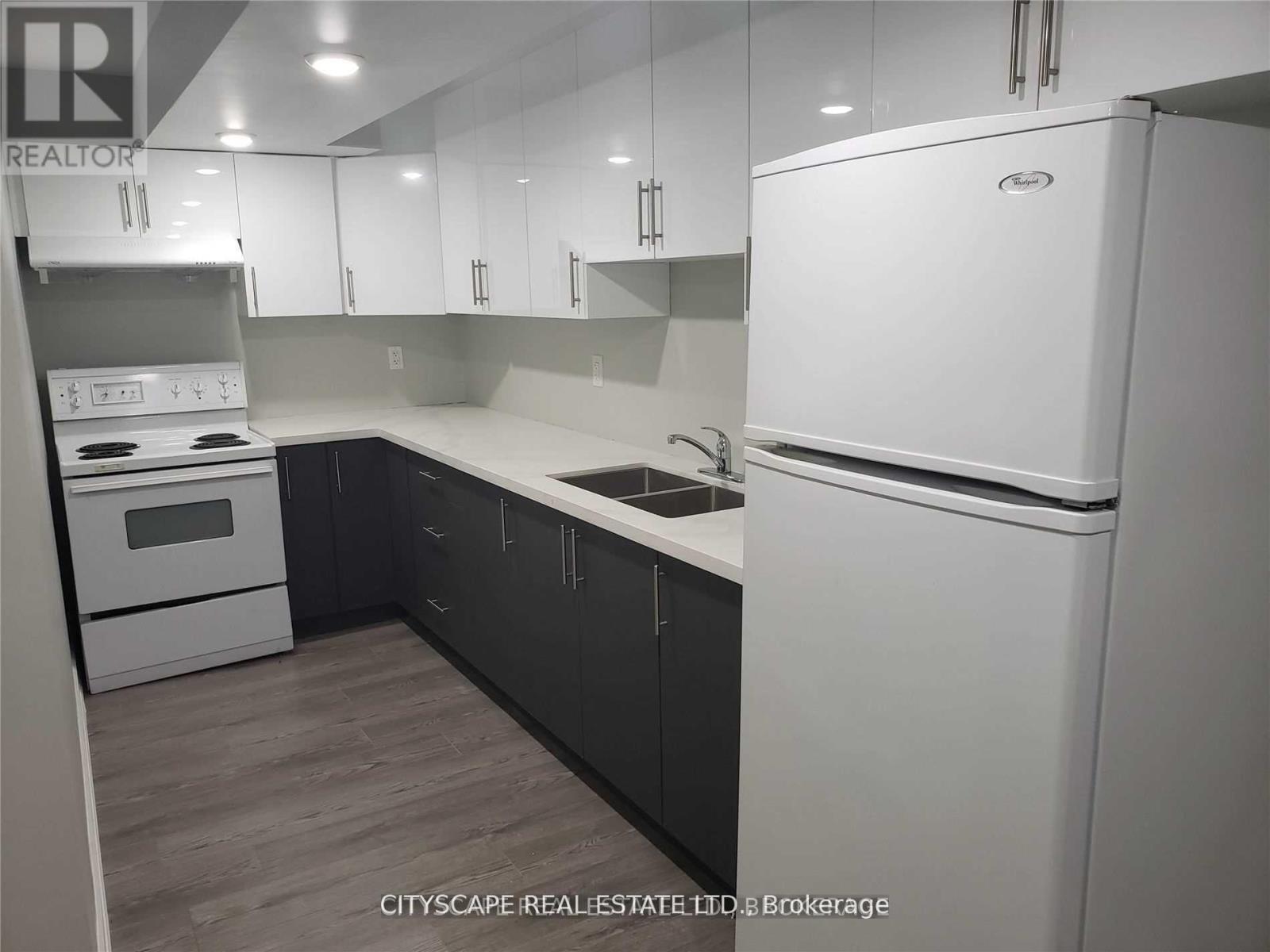 Photo 3 of Bsmt 4375 Trail Blazer Way, Mississauga ON