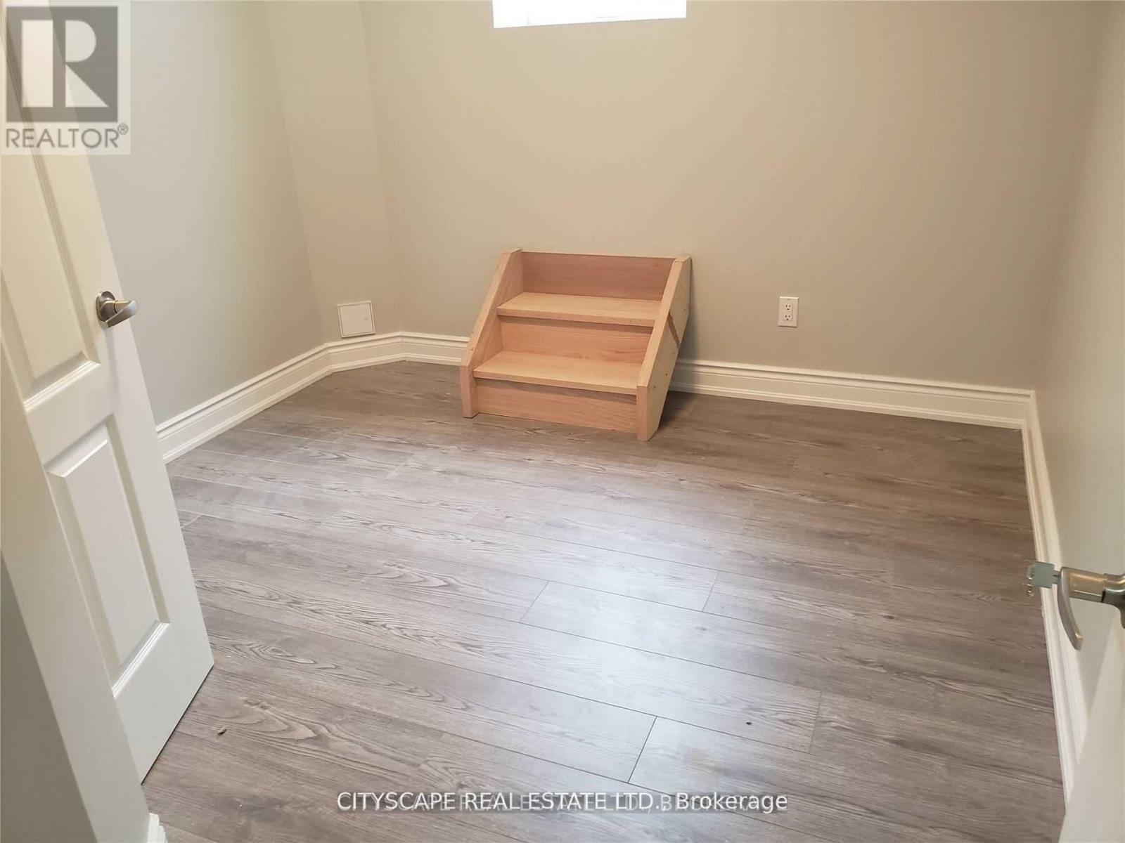 Photo 8 of Bsmt 4375 Trail Blazer Way, Mississauga ON
