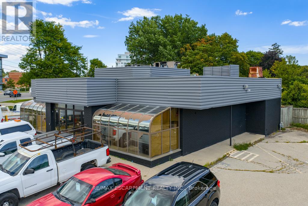 Photo 4 of 434 Plains Road E, Burlington ON