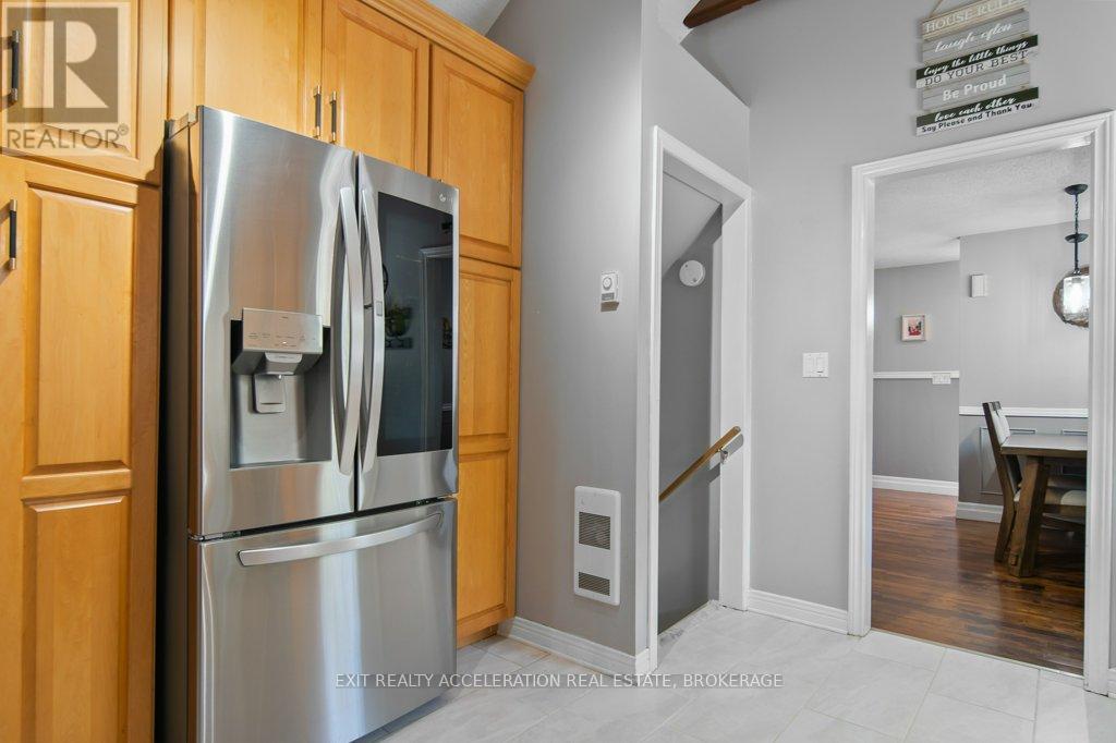 Photo 11 of 472 Camden Road, Greater Napanee ON