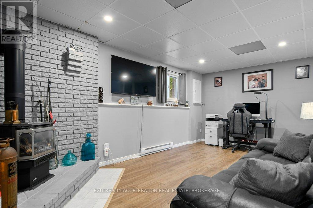 Photo 21 of 472 Camden Road, Greater Napanee ON