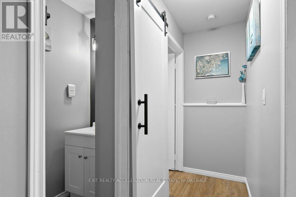 Photo 23 of 472 Camden Road, Greater Napanee ON
